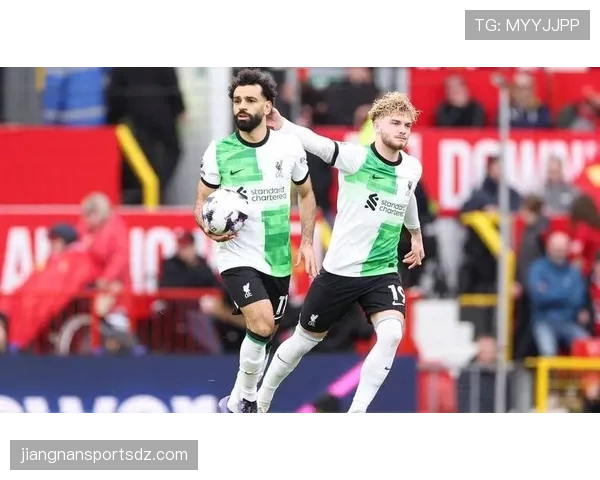 恩佐与克罗斯出球能力及中场组织结构对比分析