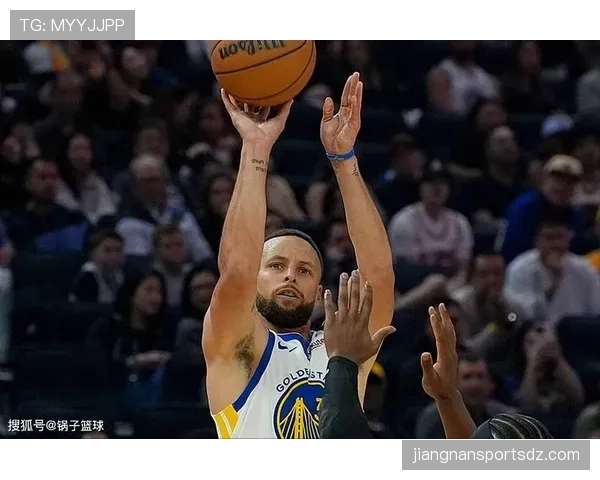 库里三分精准度领先全队，挡拆中高效拉开防守差距