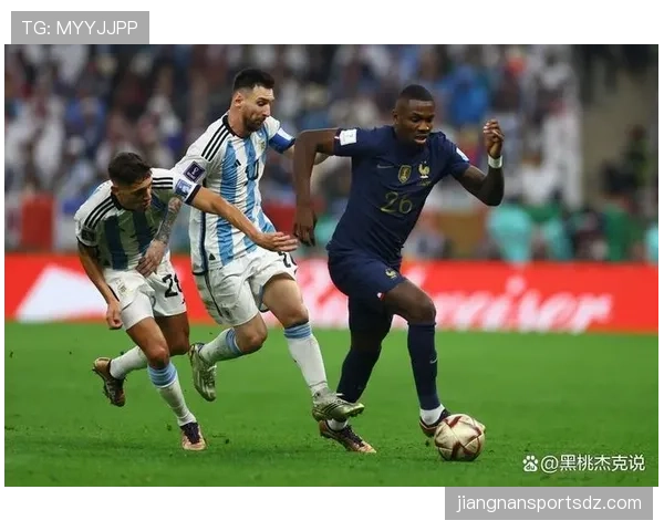 卡马文加与托纳利 新一代中场战术适配潜力差距在哪